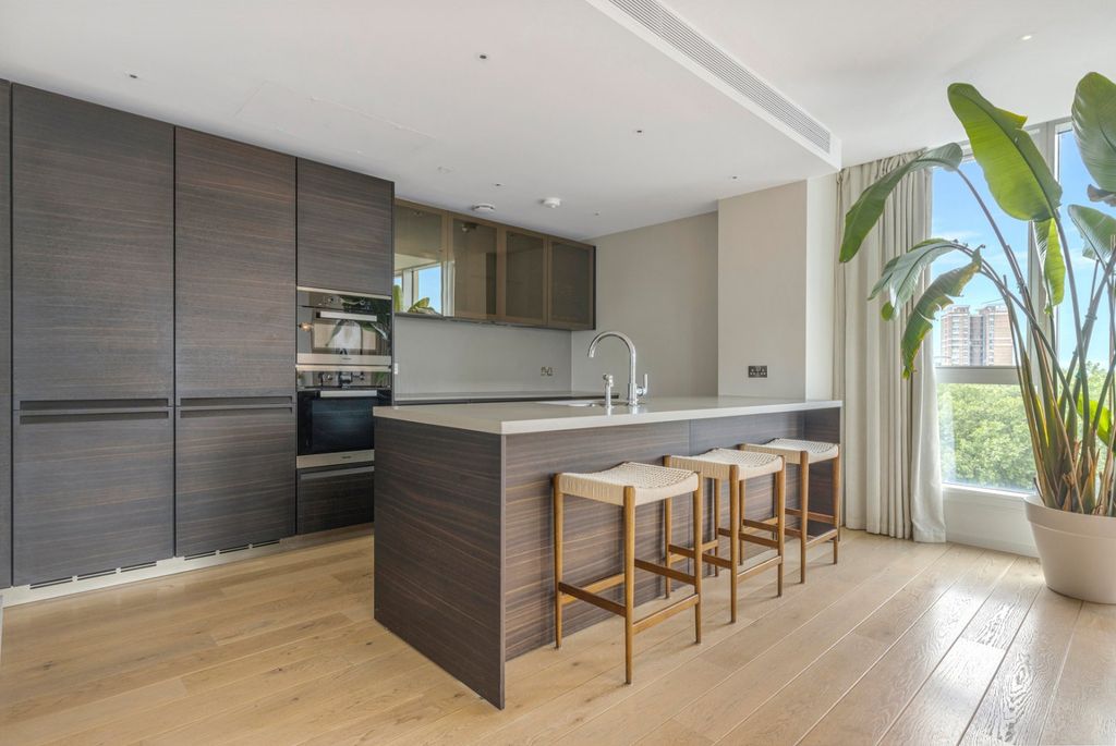 Property photo 2 of 29