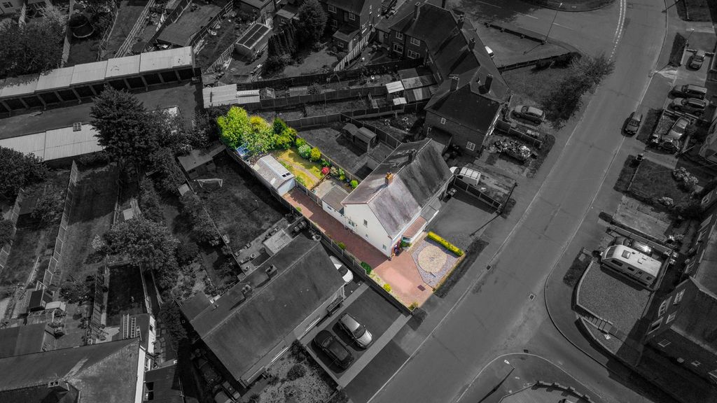 Property photo 2 of 25