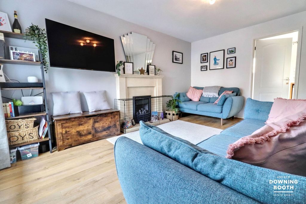 Property photo 2 of 20