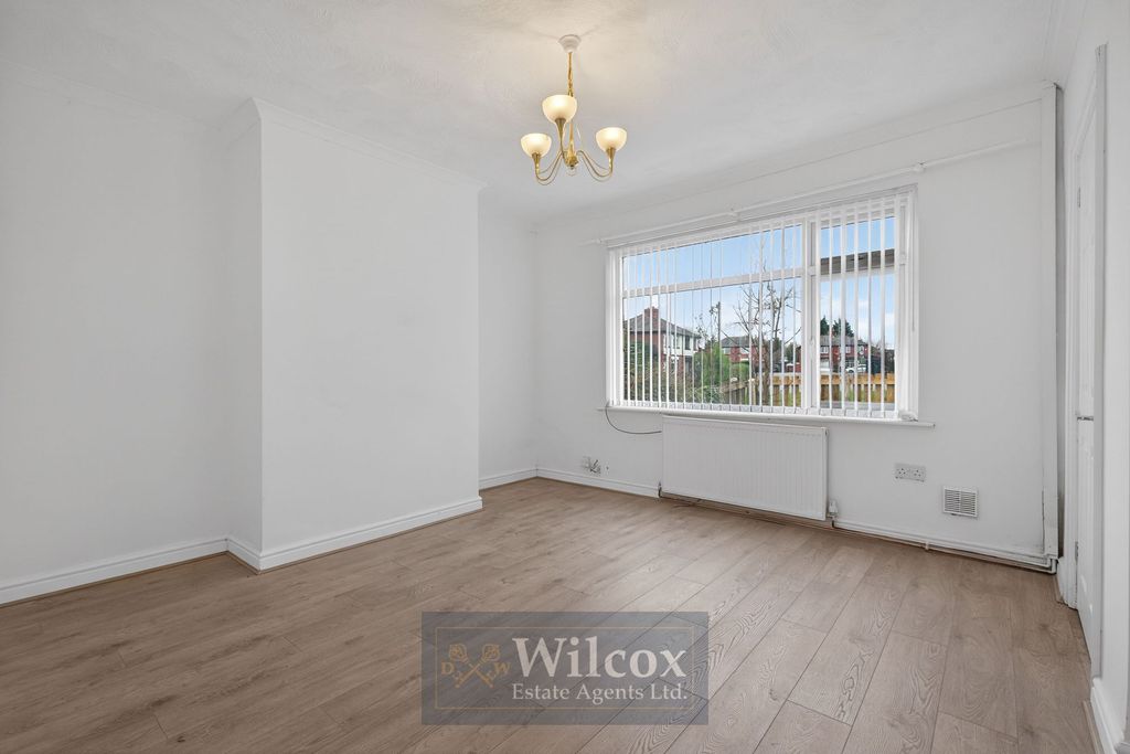 Property photo 2 of 23