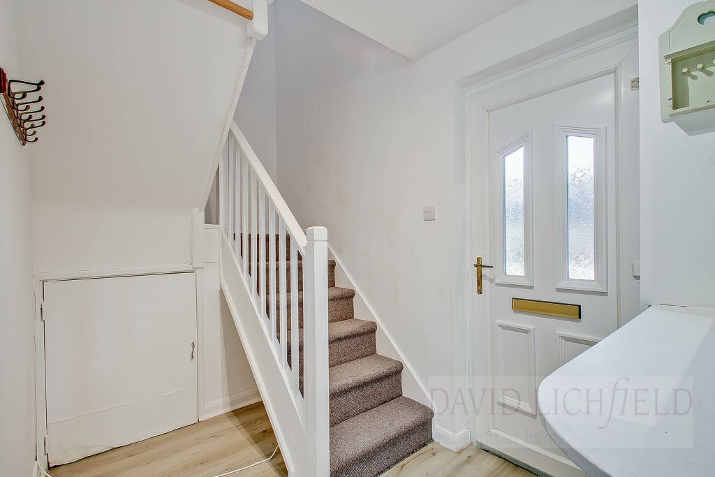 Property photo 3 of 14 Landing