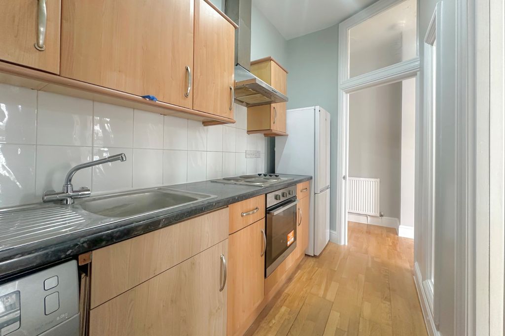 Property photo 2 of 13 Picture No. 18