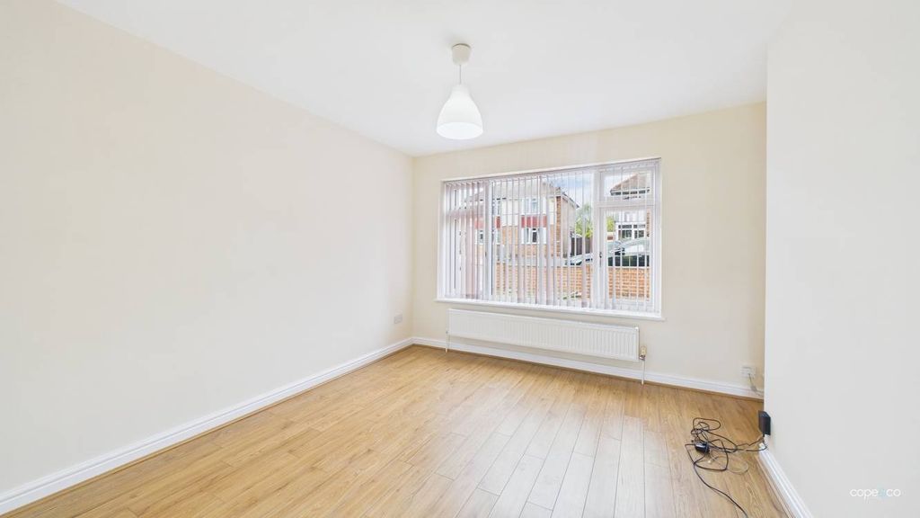 Property photo 3 of 16 4637474