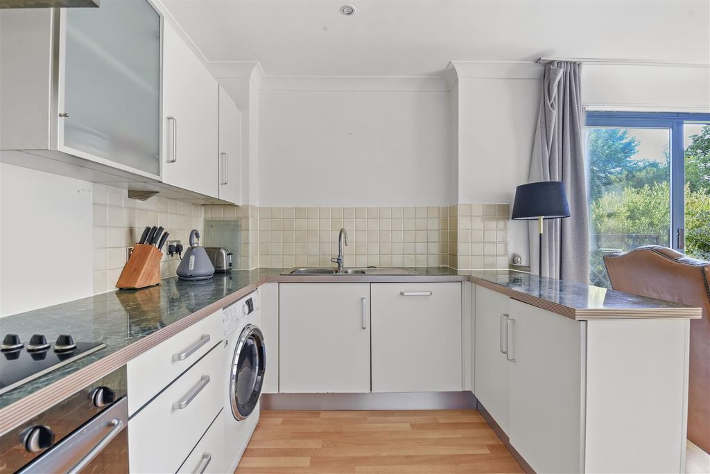 Property photo 3 of 15 Kitchen