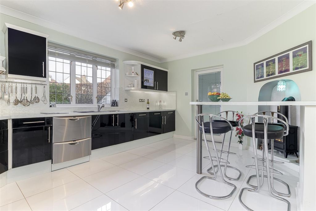 Property photo 3 of 37 Dinign Kitchen - A.Jpg