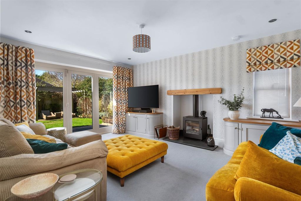 Property photo 2 of 22