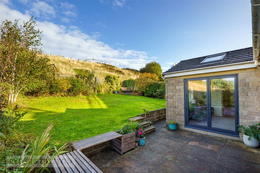 Property photo 2 of 27 Rear Garden