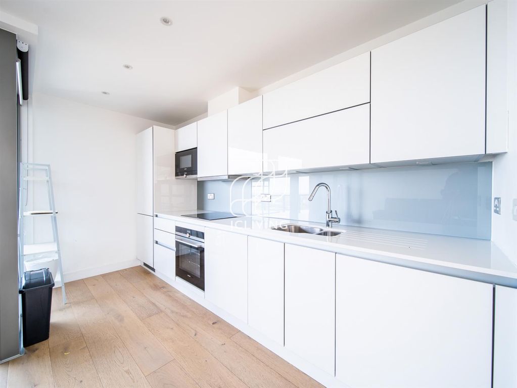 Property photo 3 of 17 6637F364F70E5c4Eff7F64F62Ab49E96.Jpg