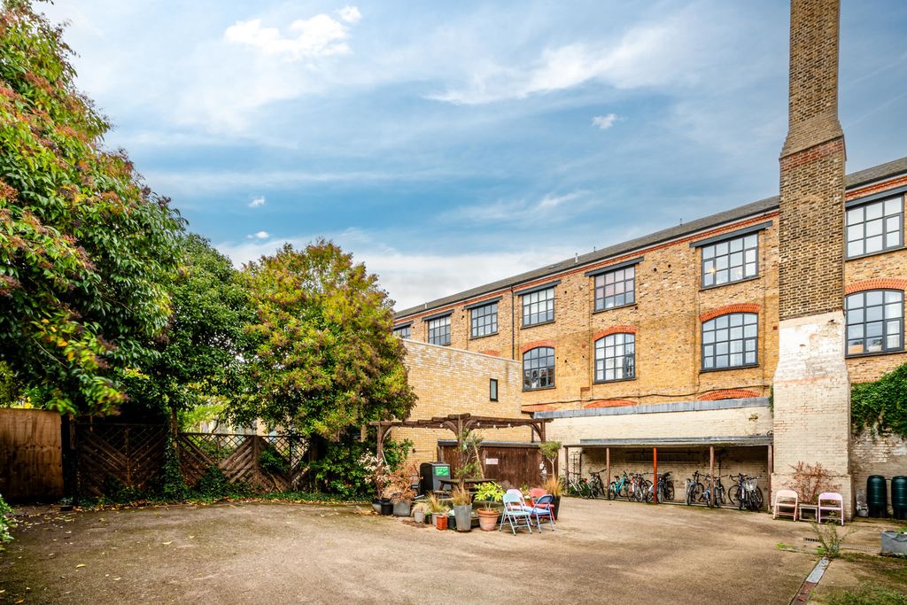 Property photo 1 of 19