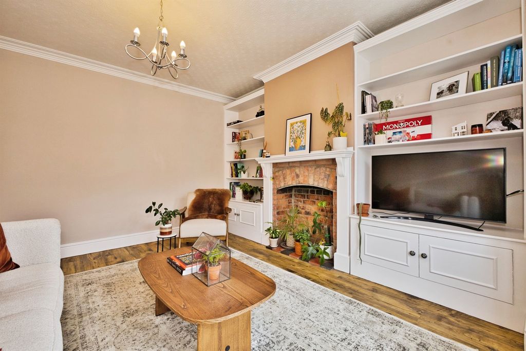 Property photo 3 of 18