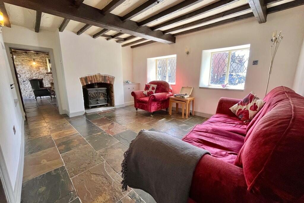 Property photo 2 of 32