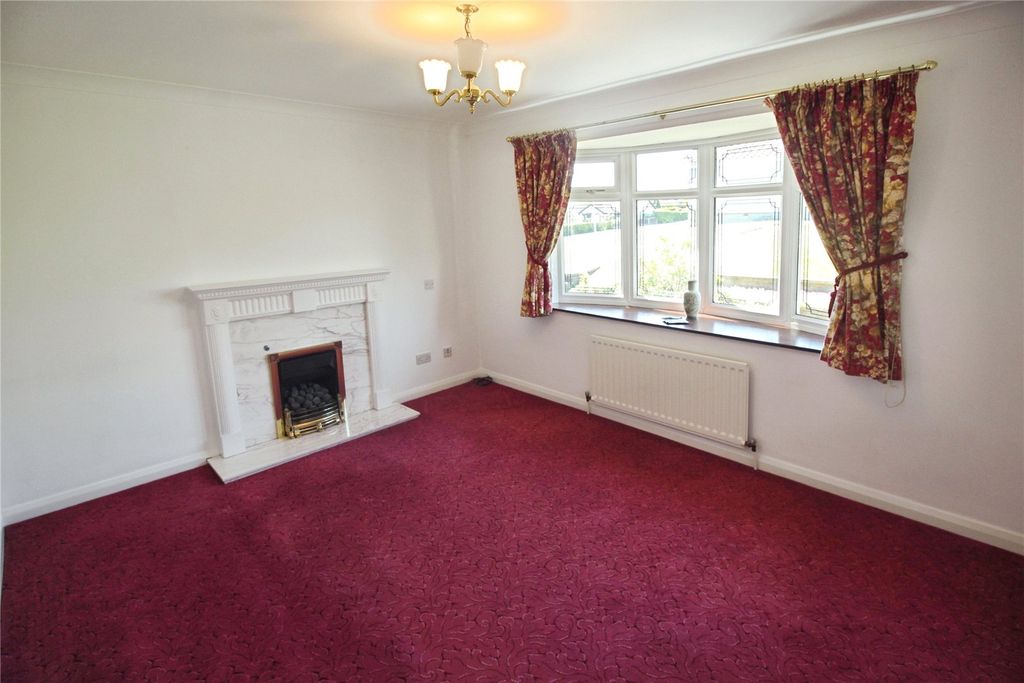 Property photo 3 of 10 Lounge