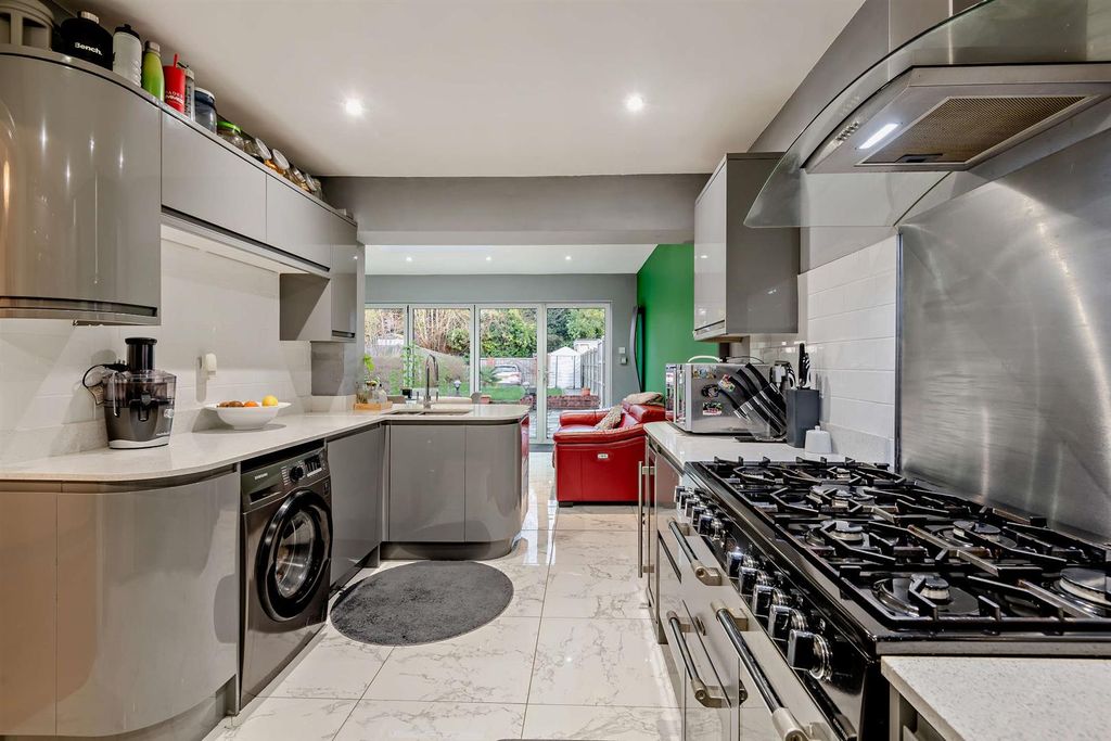 Property photo 1 of 22 8678452-Interior22-800.Jpg