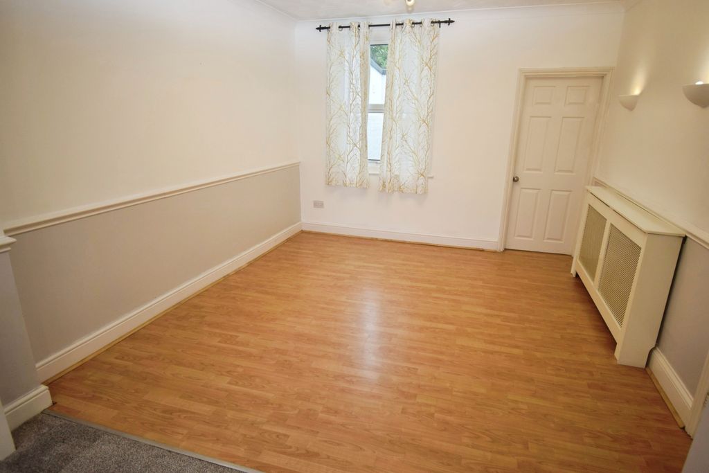 Property photo 3 of 8 638F309c-New 20Dining 20Room