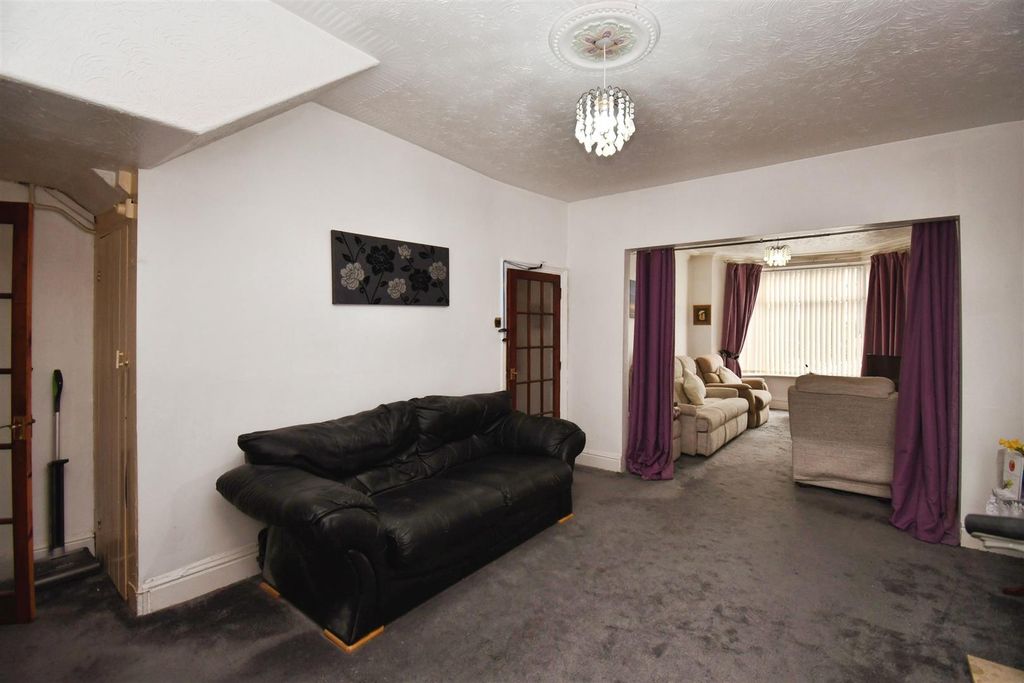 Property photo 2 of 13 De04B146-U 20 287 29.Jpg