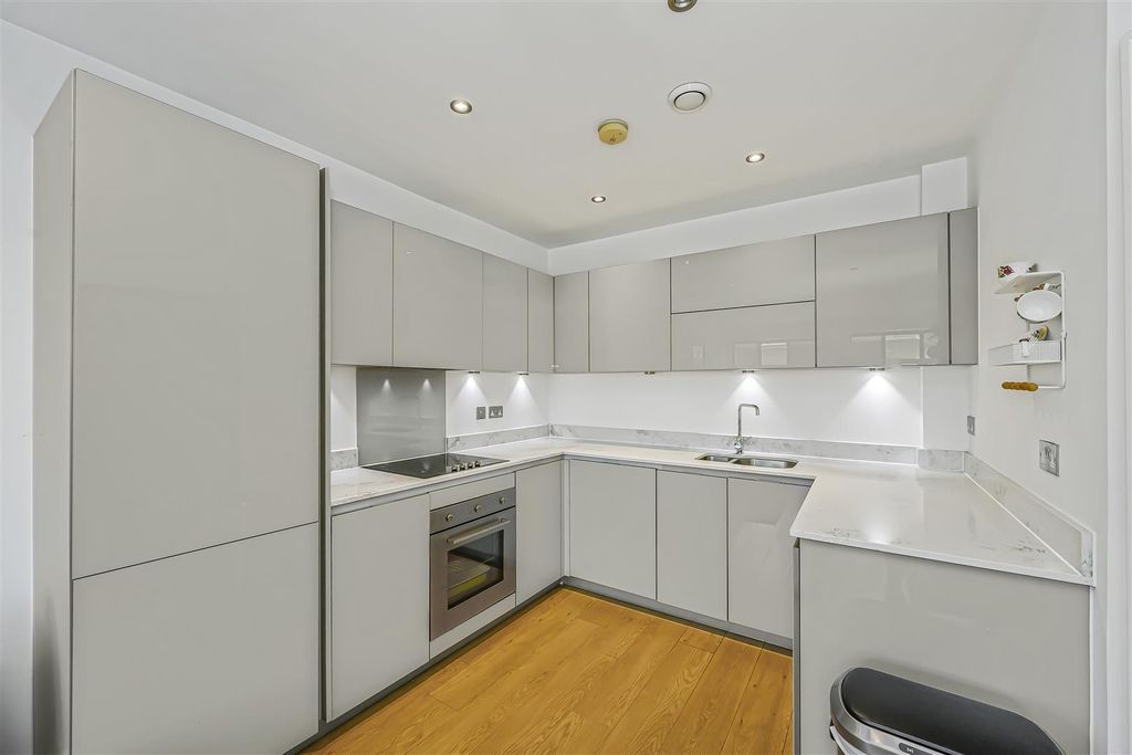 Property photo 3 of 16 24 Evergreen Apartments-6.Jpg