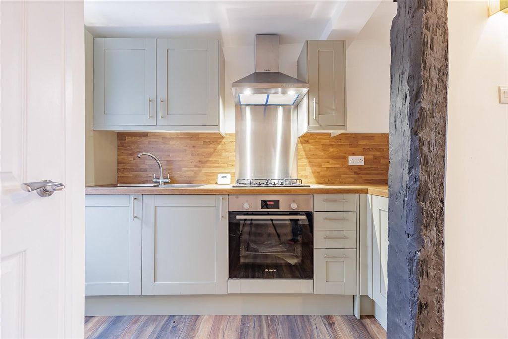 Property photo 3 of 20 110 High Street (7).Jpg