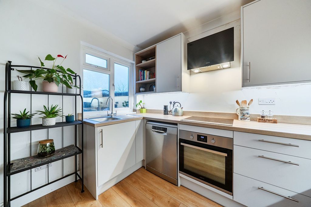 Property photo 2 of 24