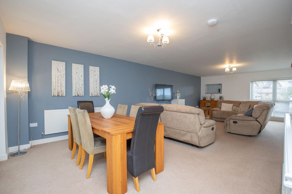 Property photo 3 of 30