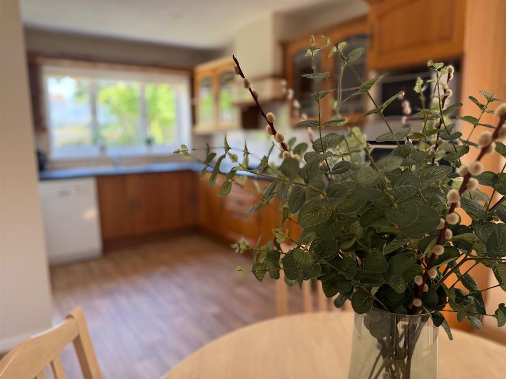 Property photo 2 of 18 Up10.Jpg