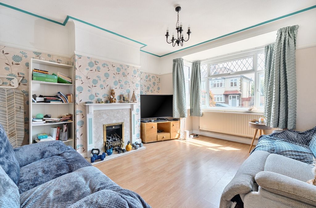 Property photo 3 of 12 30-681ce45062Dfa-1289296-Arw-30-1