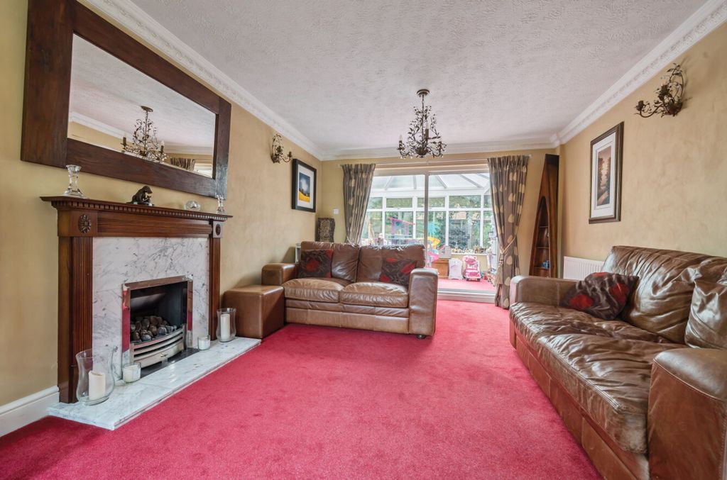Additional image 8 of 5 bed detached house for saleHoggarth Close, Petersfield GU31