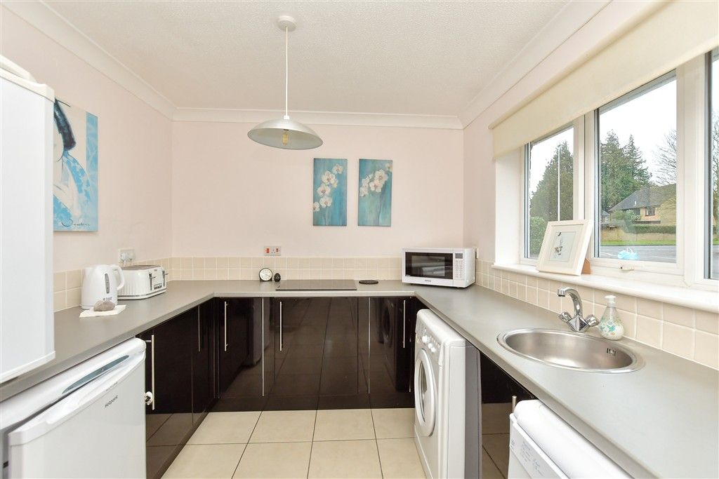 Property photo 2 of 7 Kitchen