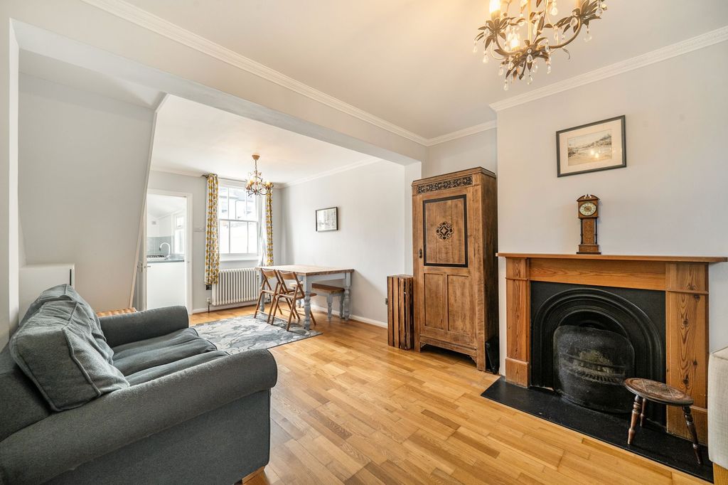 Property photo 2 of 10