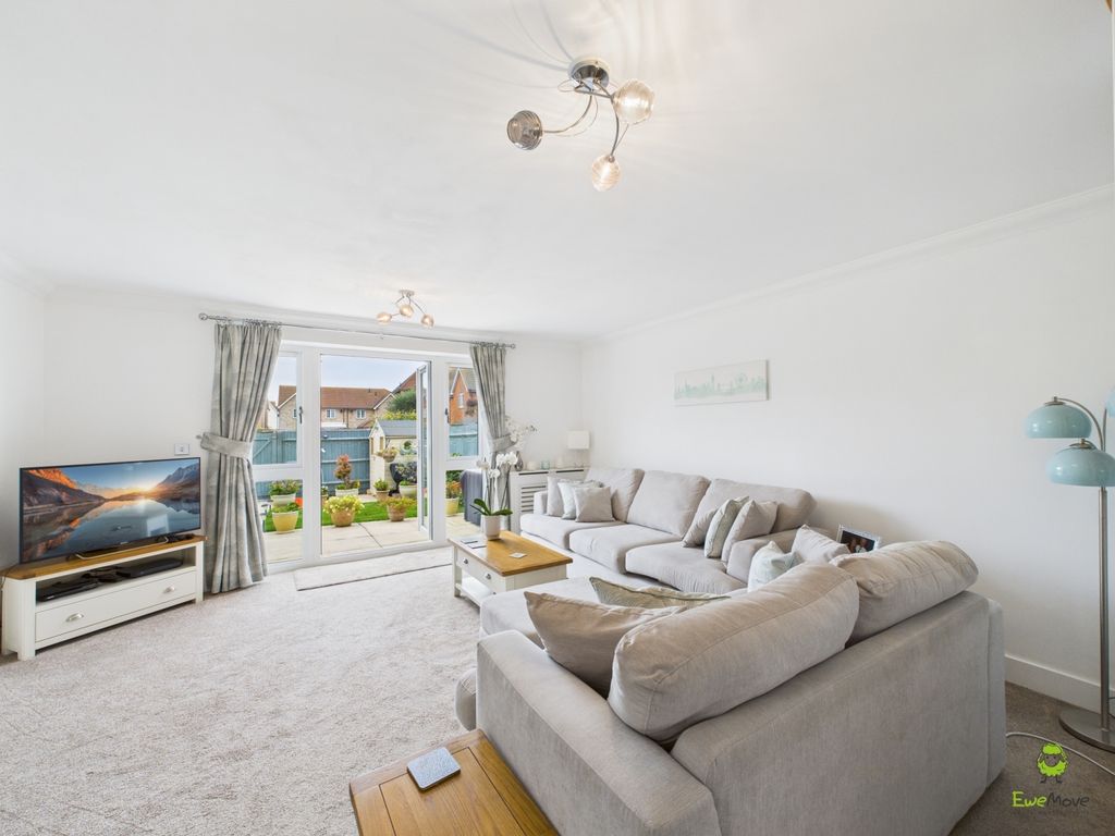 Property photo 2 of 14 Living Room James Hillier Ewemove Bexley And Dartf