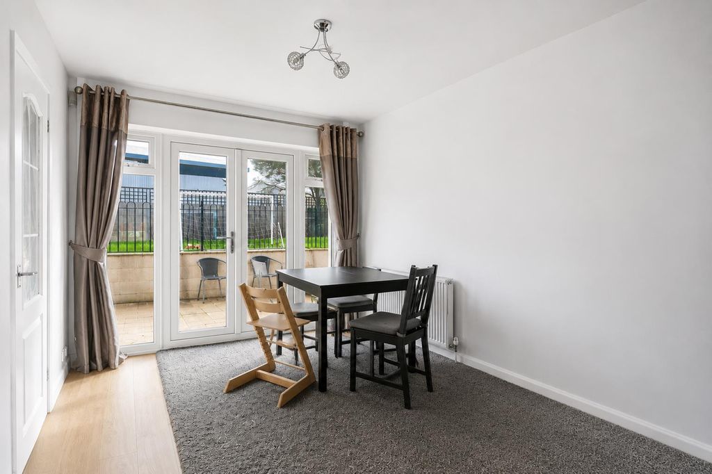 Property photo 3 of 9 Dining Room