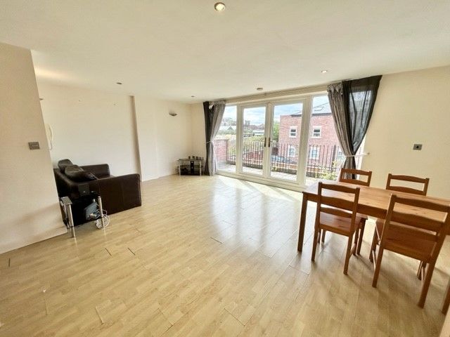 Property photo 2 of 14 Balcony