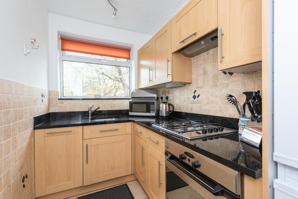 Property photo 3 of 7