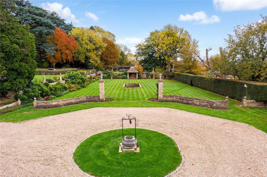 Property photo 2 of 31 Picture No. 10