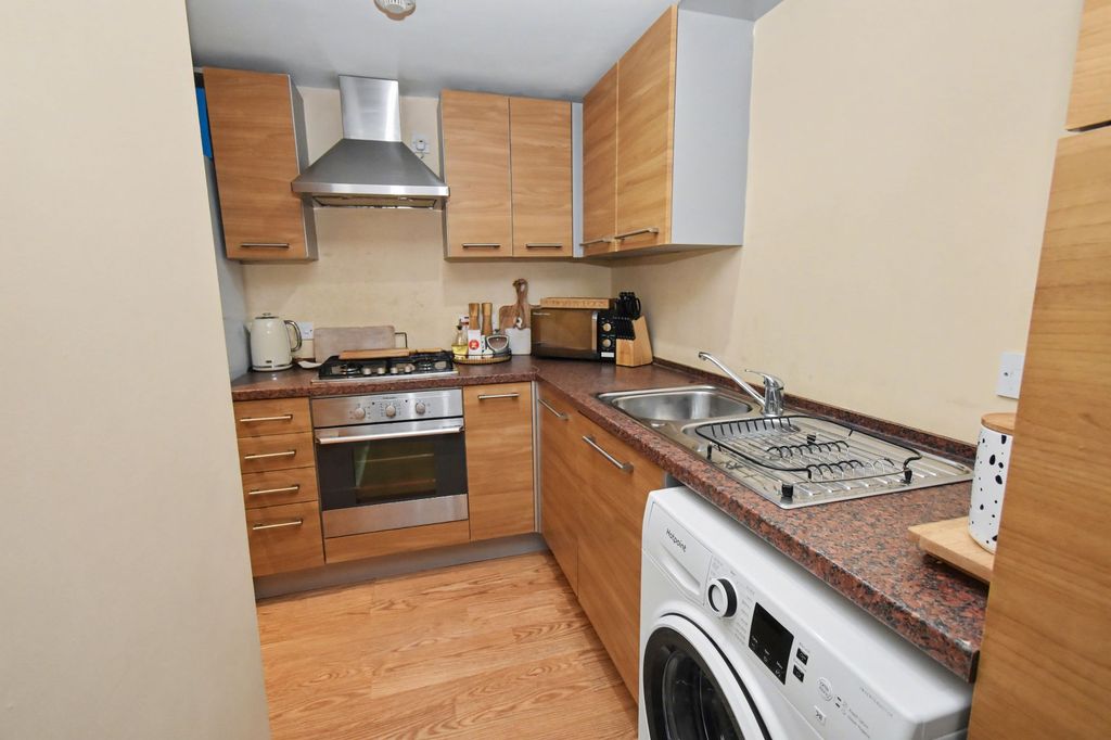 Property photo 3 of 10