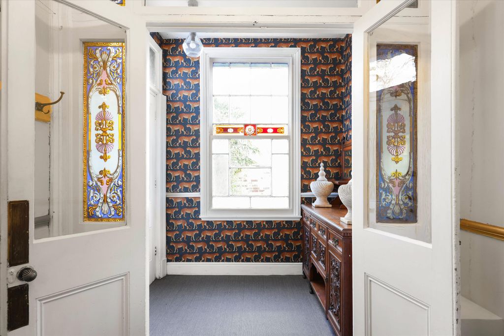 Property photo 2 of 32 Image