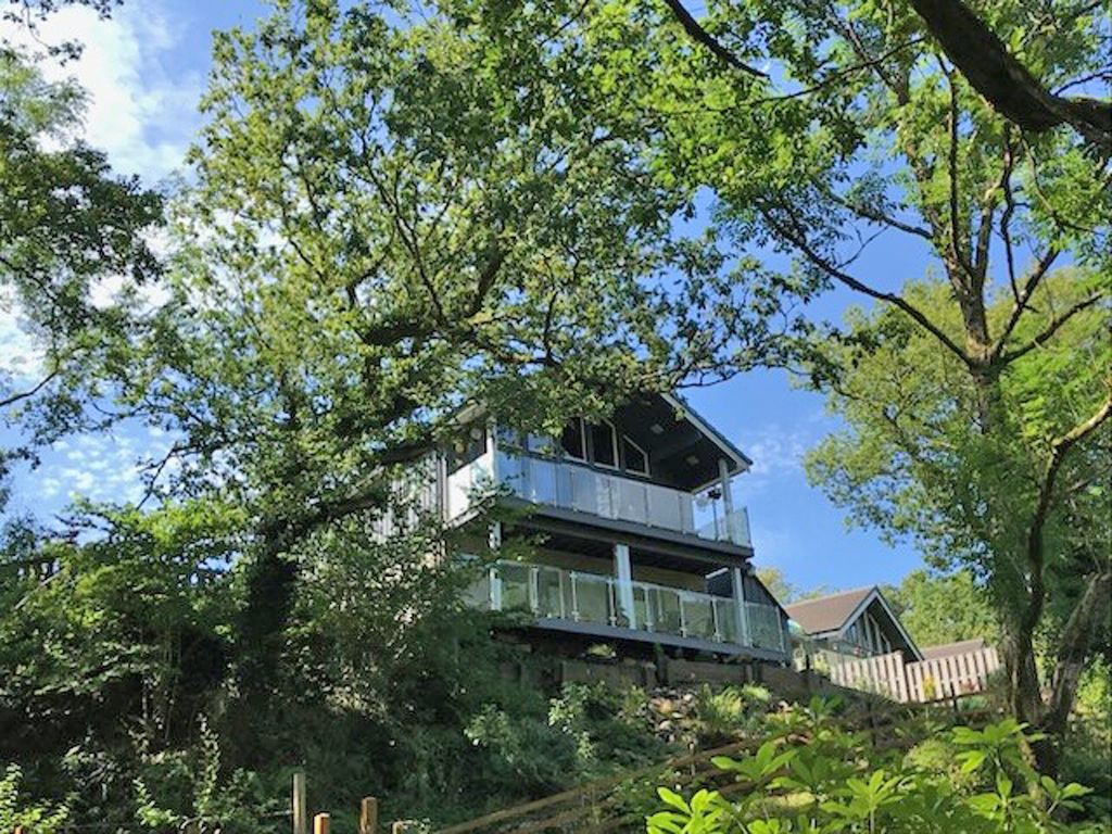 Property photo 1 of 42