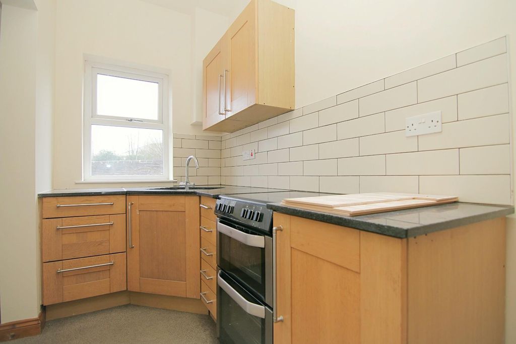 Property photo 2 of 12 Kitchen