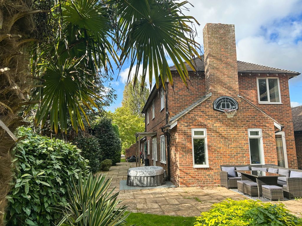 Property photo 1 of 19