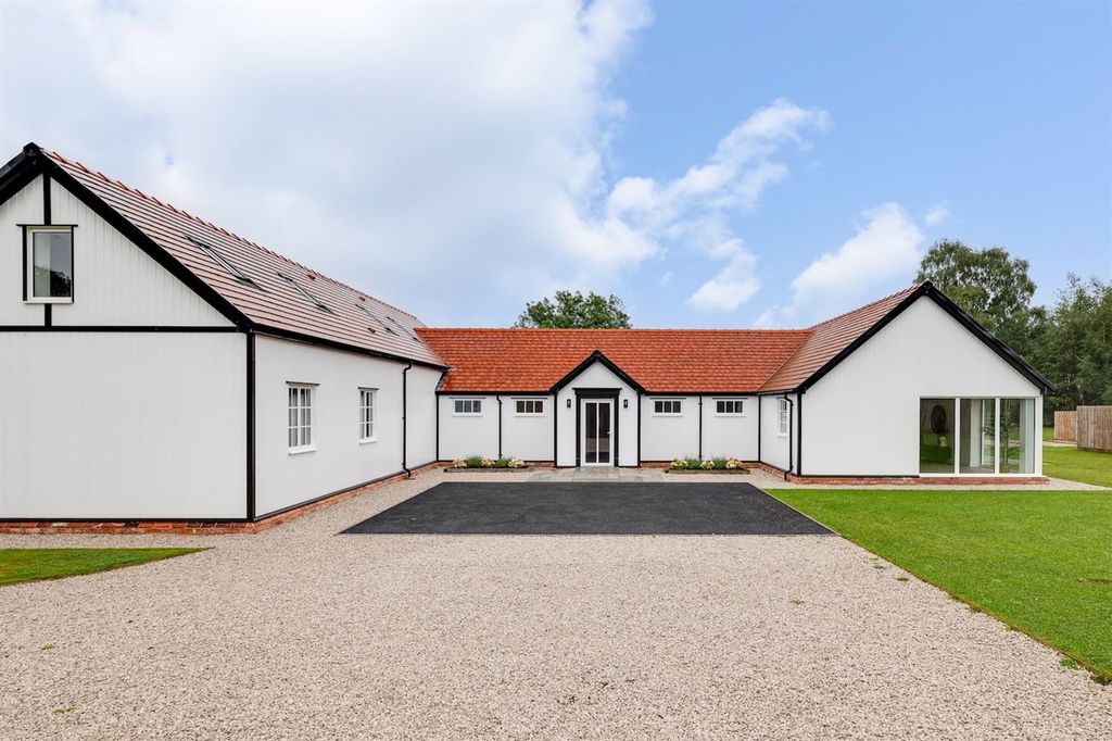 Property photo 2 of 37