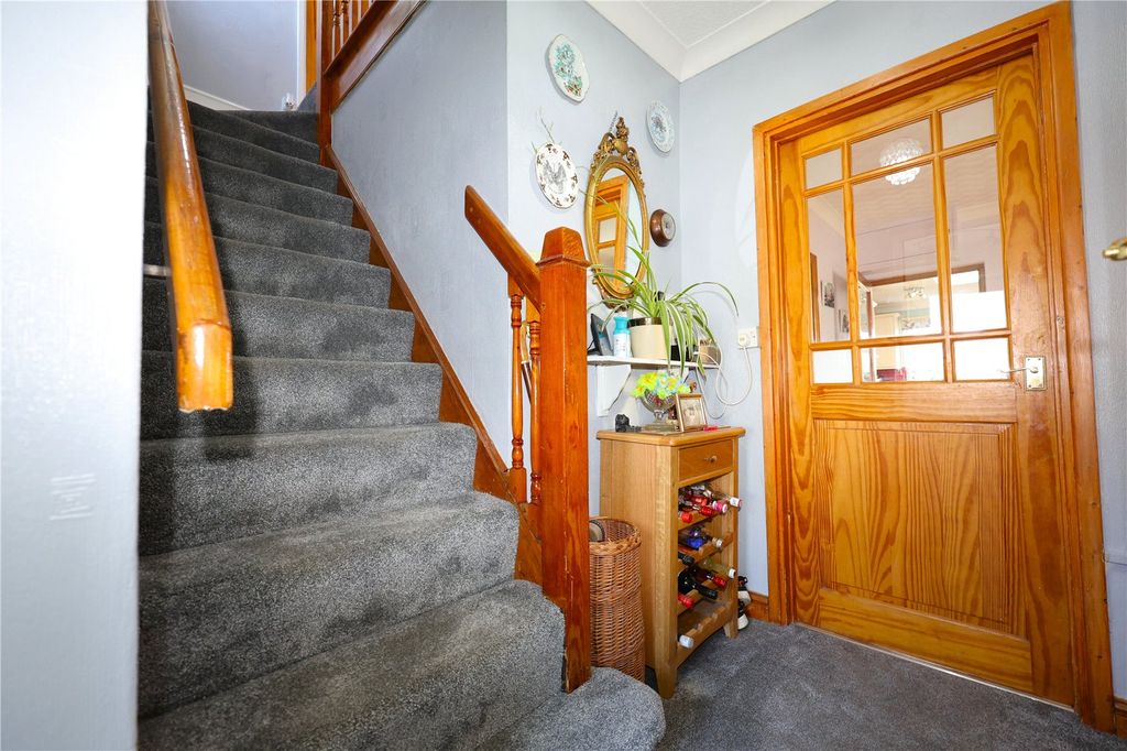 Property photo 2 of 29 Picture No. 13