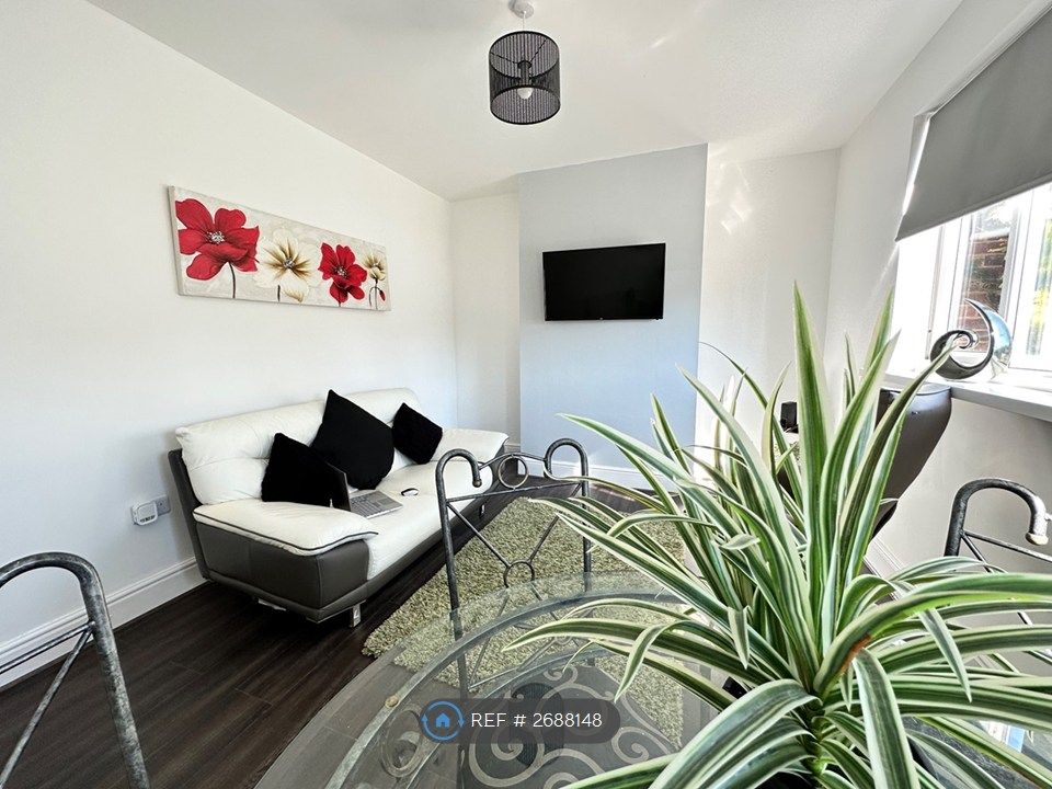 Property photo 3 of 35