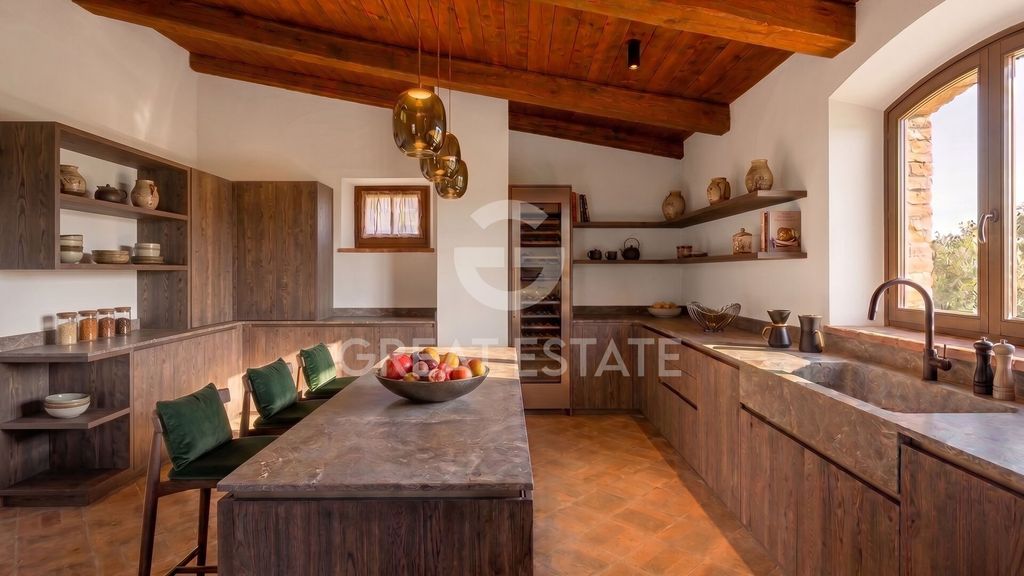 Property photo 3 of 10 Interiors