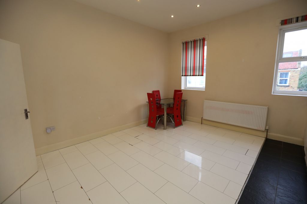 Property photo 3 of 10 Gallery