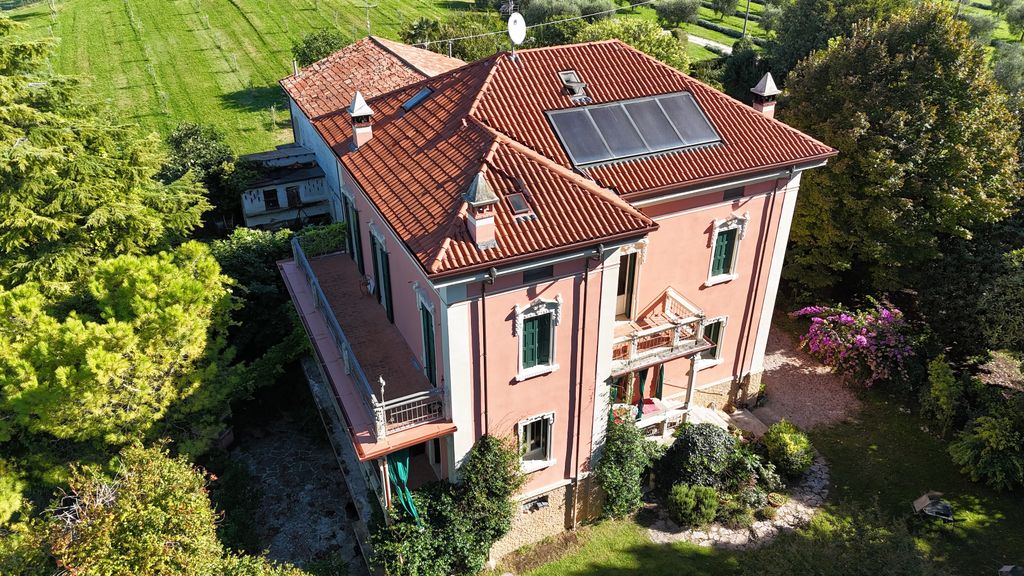 Property photo 3 of 20