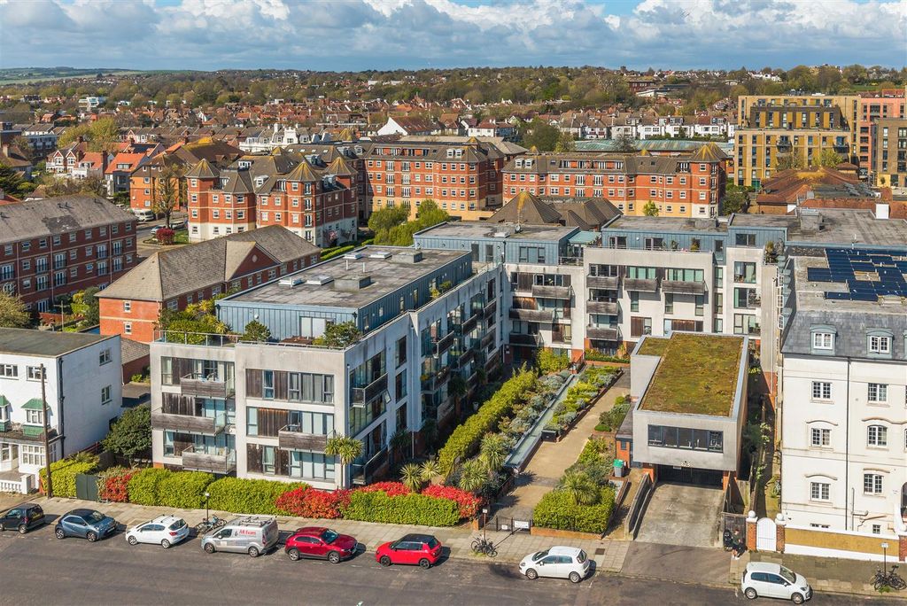 Property photo 1 of 29 Flat 30, Southdown House -1.Jpg