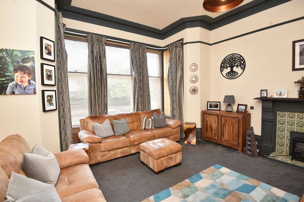 Property photo 3 of 11