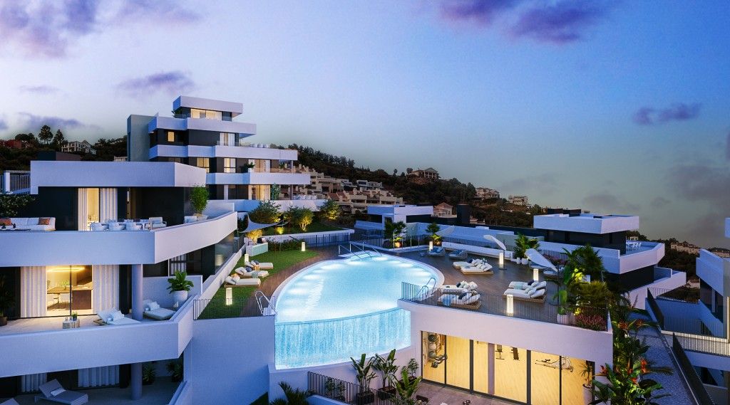 Property photo 1 of 19 004. Medbluemetrovacesa_Piscina_Nocturna_V2