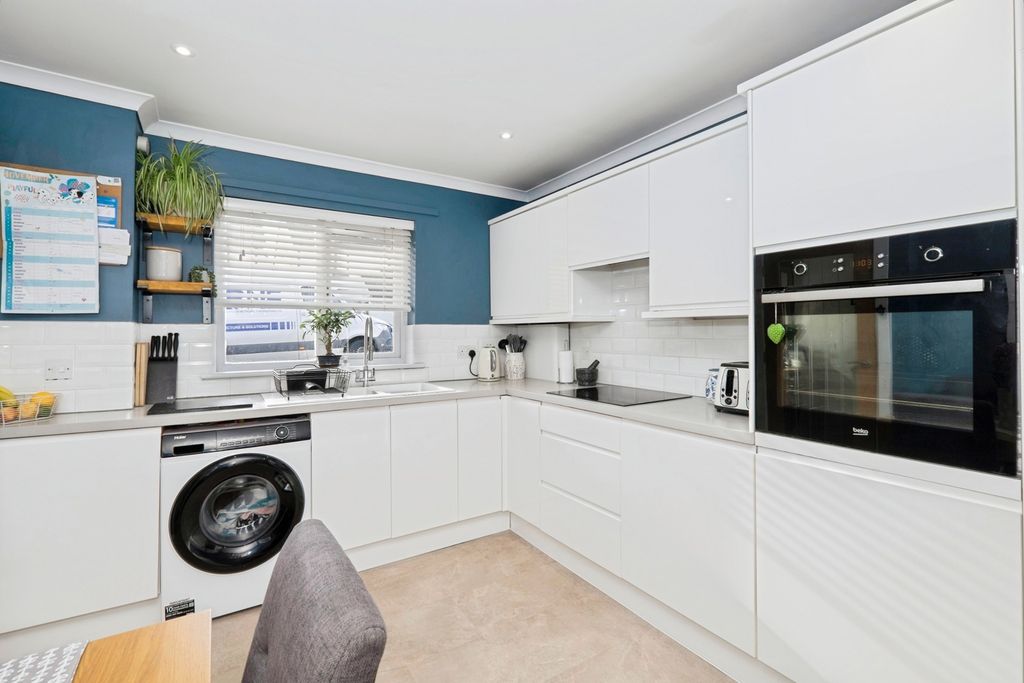 Property photo 3 of 17 Photo