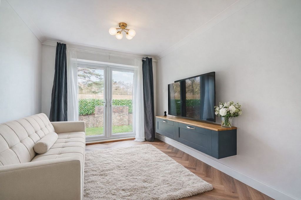 Property photo 3 of 17 Dining