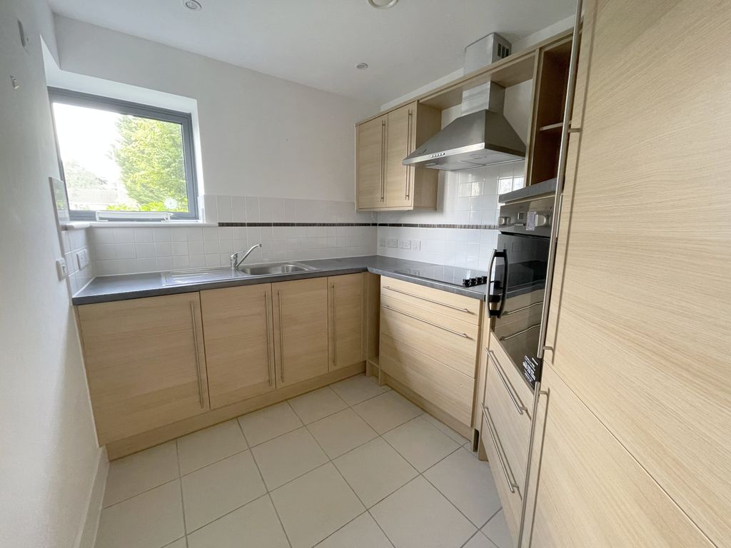Property photo 3 of 11 Kitchen 